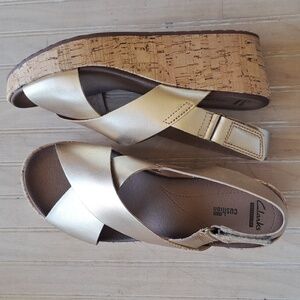 Clarks Collection Cushion Comfort Plateform Wedge Sandals Metallic Gold Bronze
